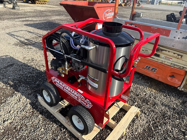 #2057-•-magnum-4000-series-heated-pressure-washer-image-4
