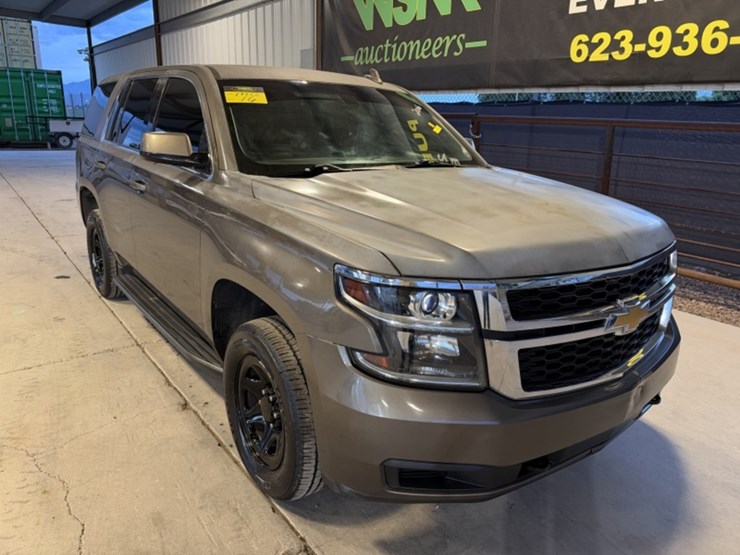 2016-chevrolet-tahoe-image-2