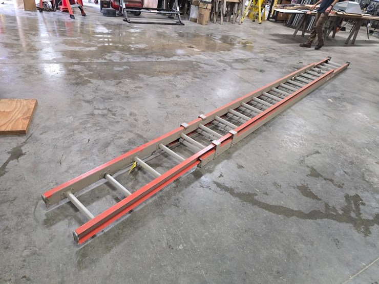 #9734-•-louisville-36'-extension-ladder-image-3
