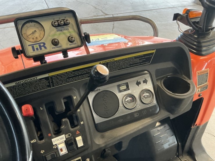 2013-kubota-rtv900-image-17