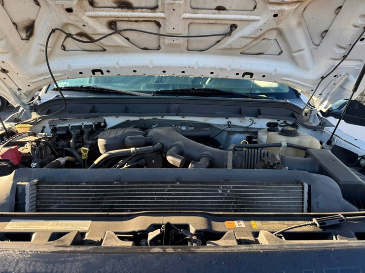 2013-ford-f550-image-43