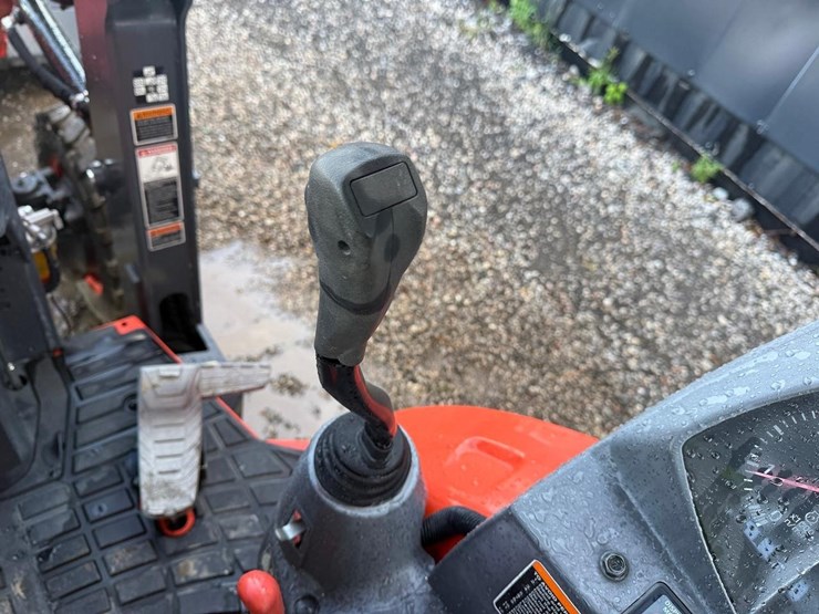 2019-kubota-l47-image-27
