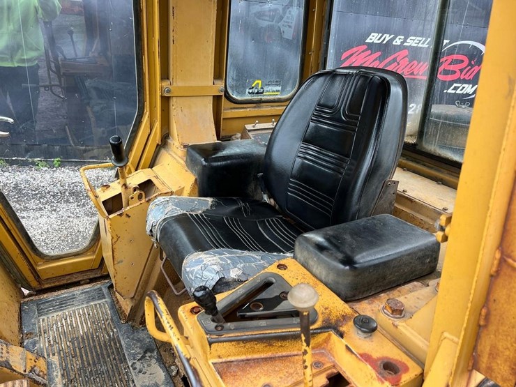 caterpillar-953-image-17