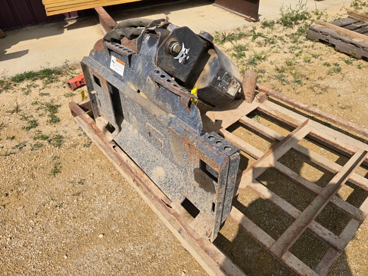 #9613-•-2009-bobcat-300-direct-drive-post-hole-digger-image-5