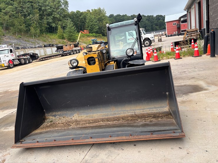 caterpillar-th255-image-2