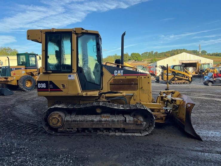 2004-caterpillar-d3g-xl-image-7