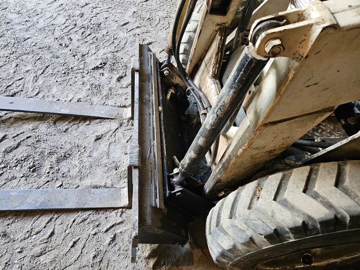 #8703-•-hydra-mac-mmii10-skid-steer-image-10