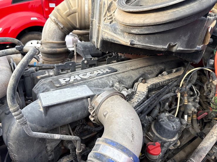 2017-kenworth-t880-image-23