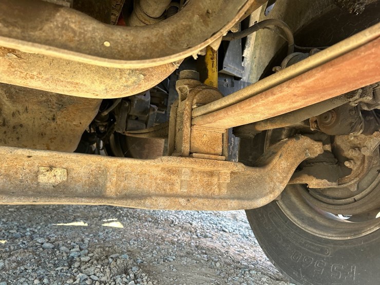 2004-mack-ch613-image-37