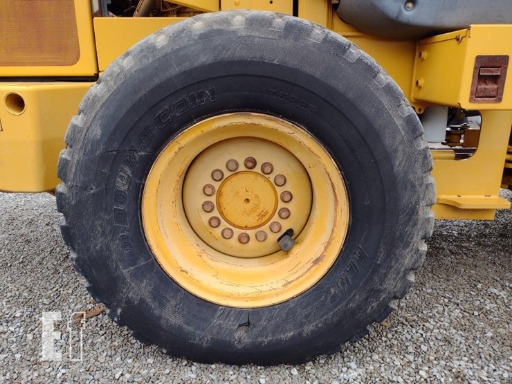 2006-deere-444j-image-28