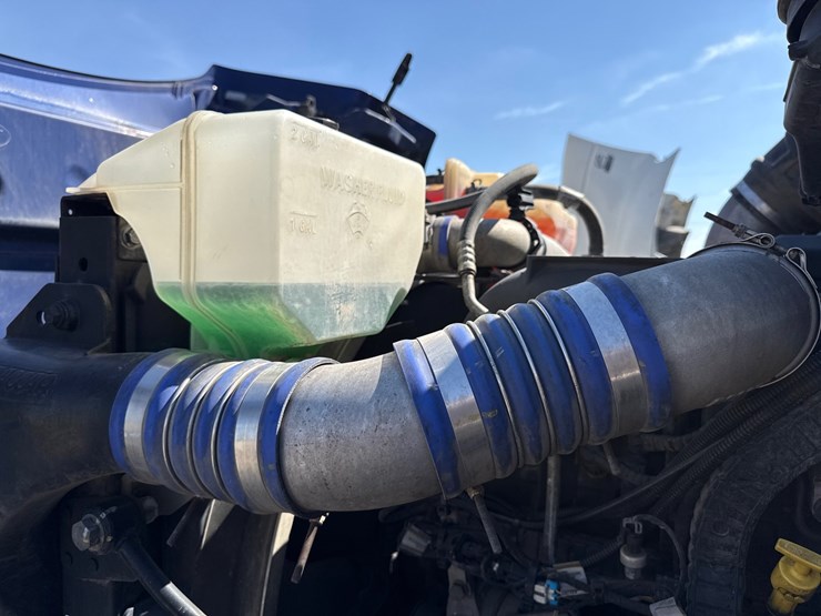 2019-peterbilt-579-image-60