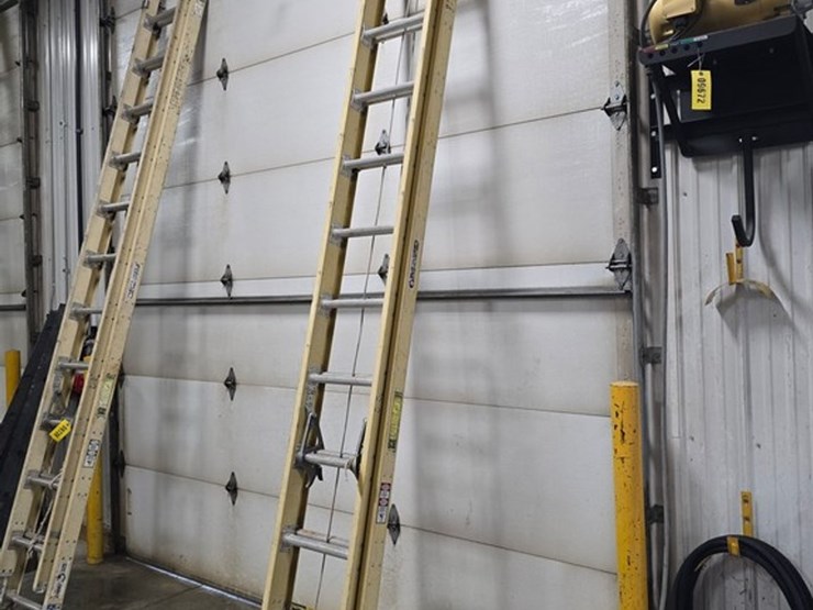 #9740-•-louisville-24'-extension-ladder-image-1