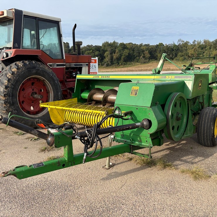 JOHN DEERE 338