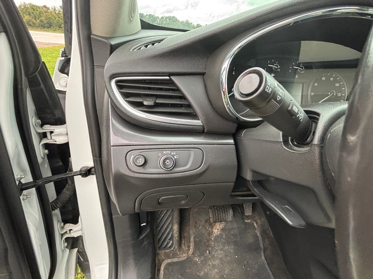 2021-buick-encore-image-33