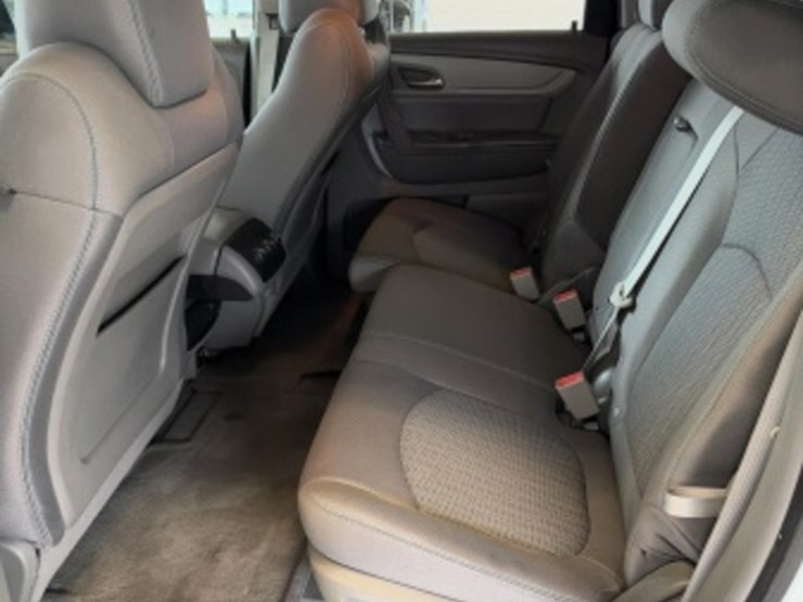 2016-chevrolet-traverse-image-24