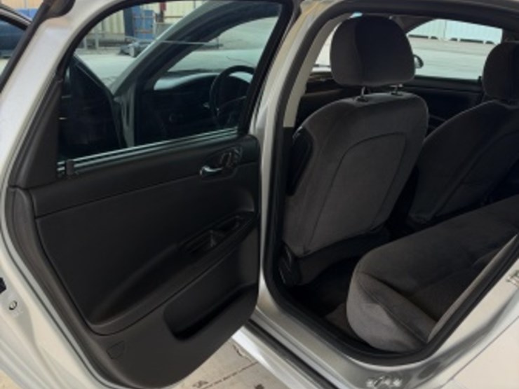 2014-chevrolet-impala-sdn-image-24