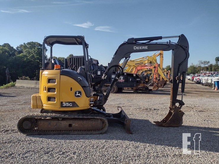 2021-deere-35g-image-3