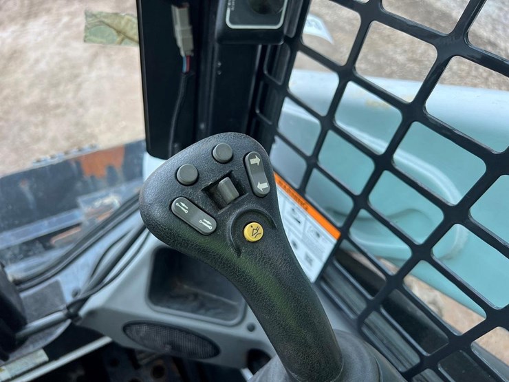 2018-bobcat-s570-image-21