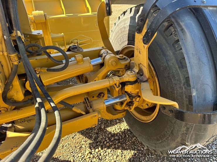 caterpillar-140m-image-30