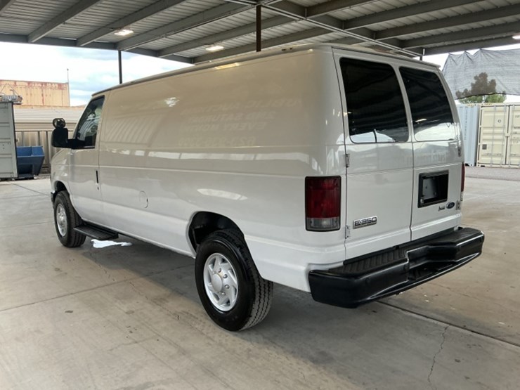 2009-ford-cargo-image-5
