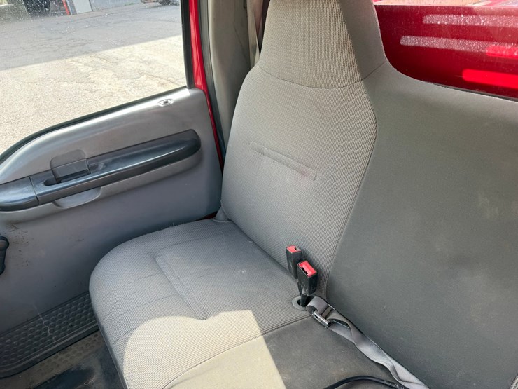 2006-ford-f350-xl-image-35