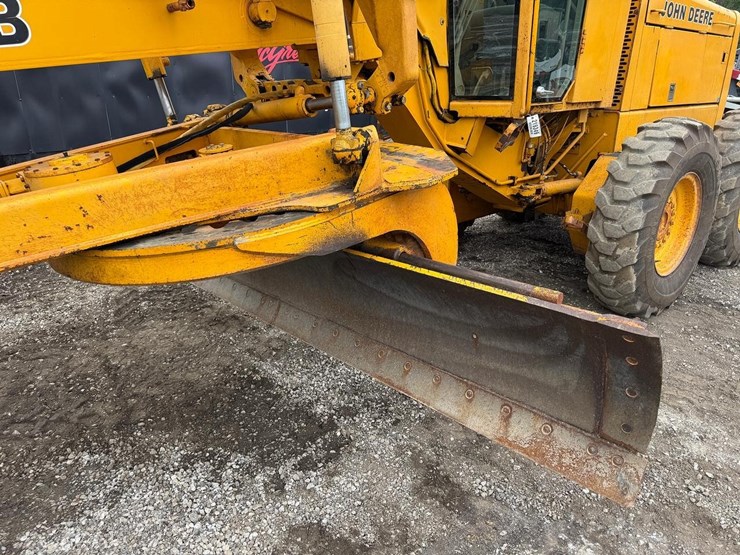deere-672b-image-11