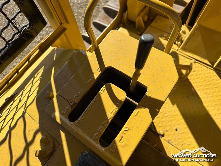 caterpillar-d6d-image-17