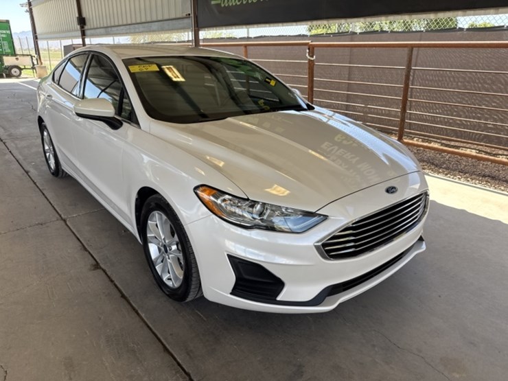 2019-ford-fusion-sdn-image-2