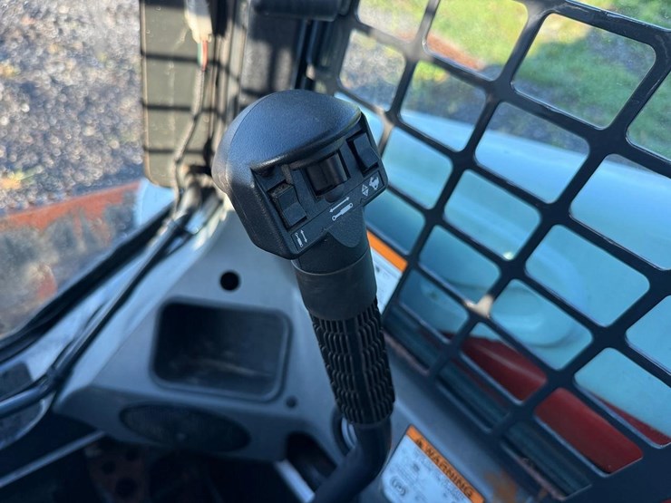 2018-bobcat-s550-image-18
