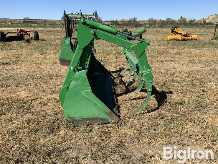 john-deere-grapple-bucket-image-4