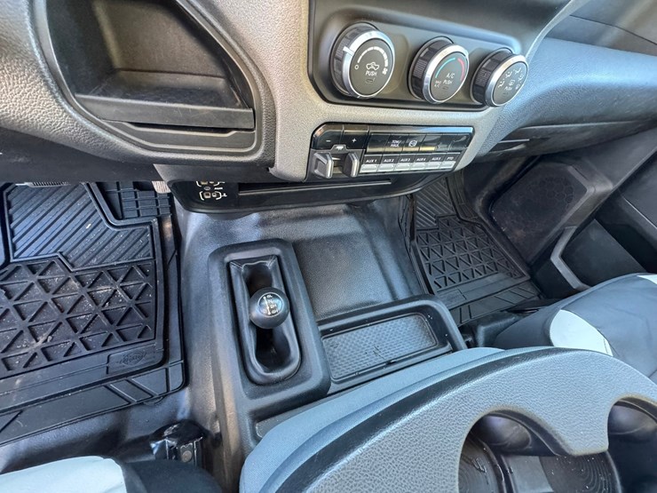 2020-dodge-3500-image-41