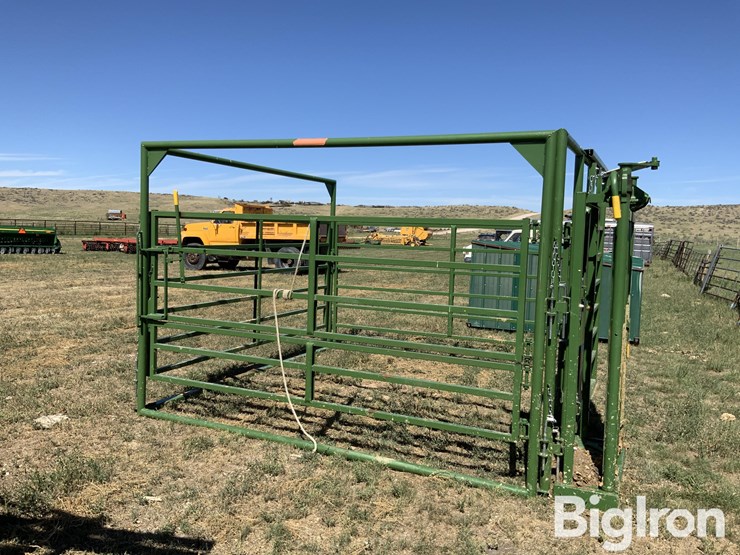 powder-river-calving-pen-w/self-catch-head-catch-image-4