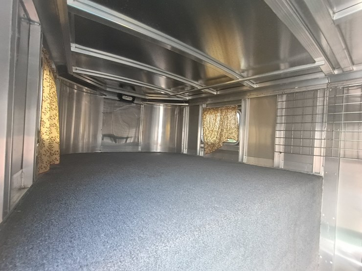 2012-custom-trailer-image-25