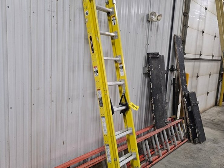 #9744-•-louisville-16'-extension-ladder-image-3