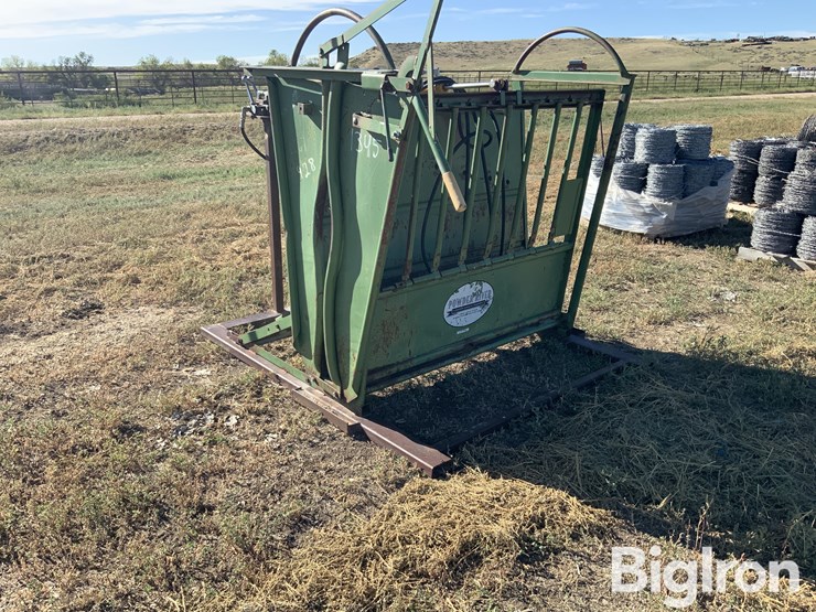 powder-river-hydraulic-calf-table-image-6
