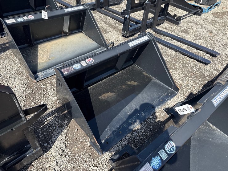 #2044-•-blue-diamond-44"-mini-skid-steer-smooth-bucket-image-2