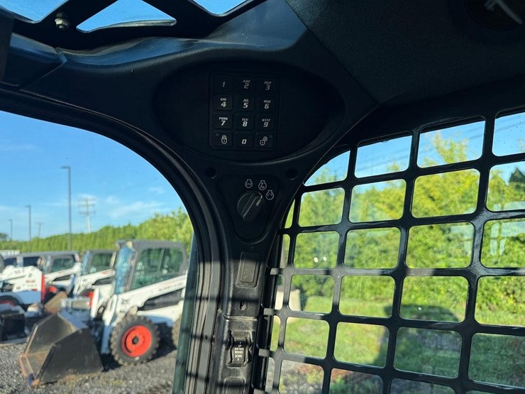 2017-bobcat-s550-image-21