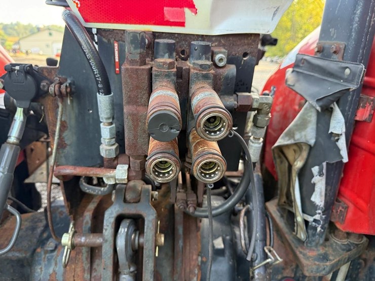 massey-ferguson-451-image-17