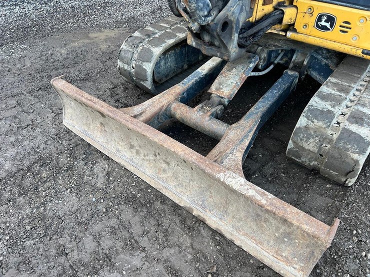 2017-deere-60g-image-14