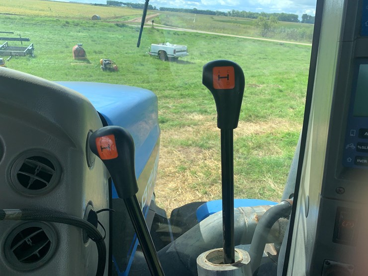 2004-new-holland-tj375-image-42