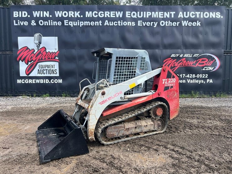 2011-takeuchi-tl230-image-1