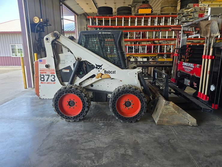 #2-•-zweifel-construction-auction-preview-photos-image-2