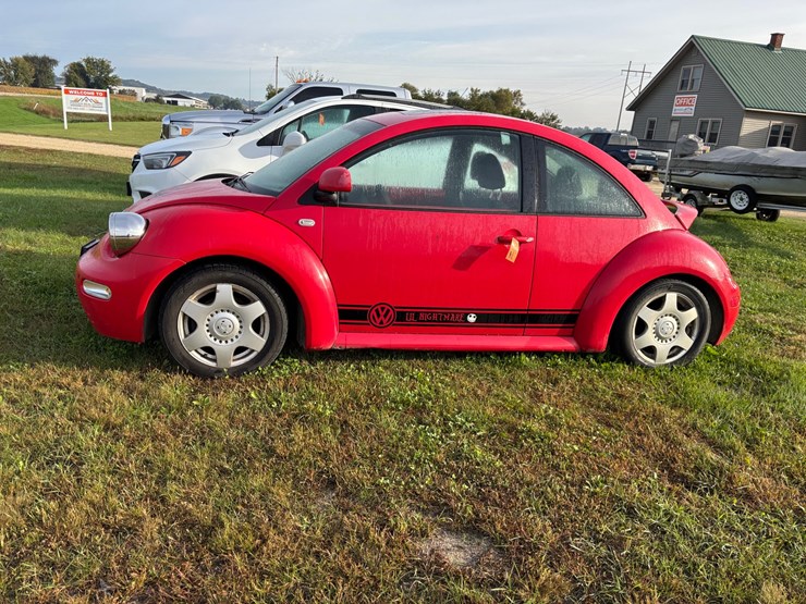 #1307-•-2001-volkswagon-beetle-(has-wi-title)-image-4