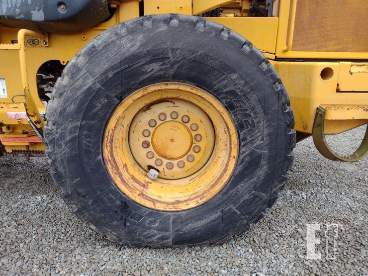 2006-deere-444j-image-14
