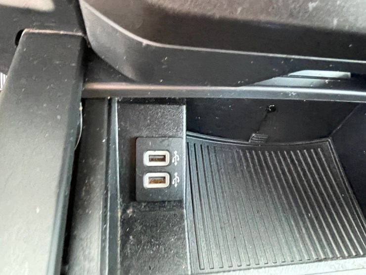2020-ford-f150-image-60