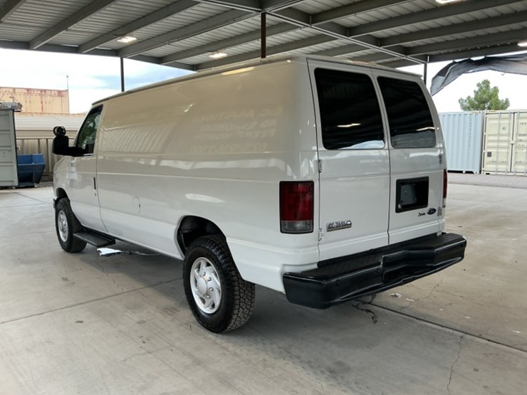 2009-ford-cargo-image-5