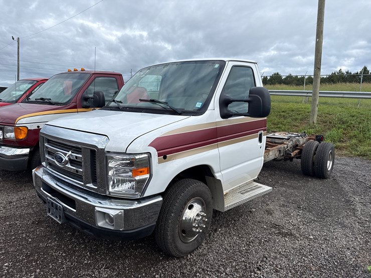2008-ford-e450-image-1