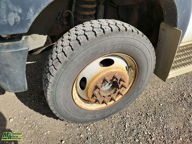2012-ford-f550-image-10