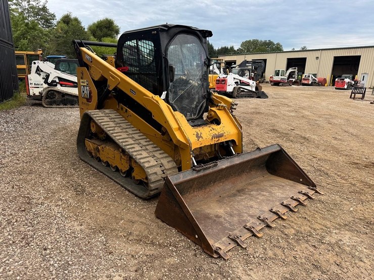 2021-caterpillar-299d3-image-8