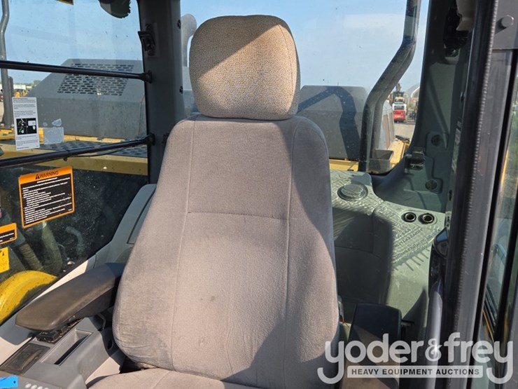 2019-deere-210g-lc-image-75